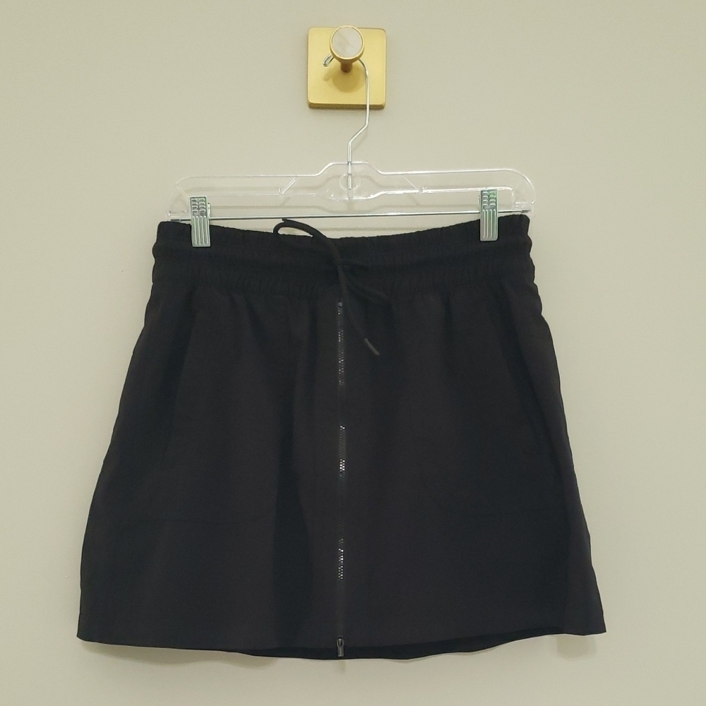Athleta Skort Women 10 Black Zipper Pockets Tennis Pickleball Athleisure Hiking